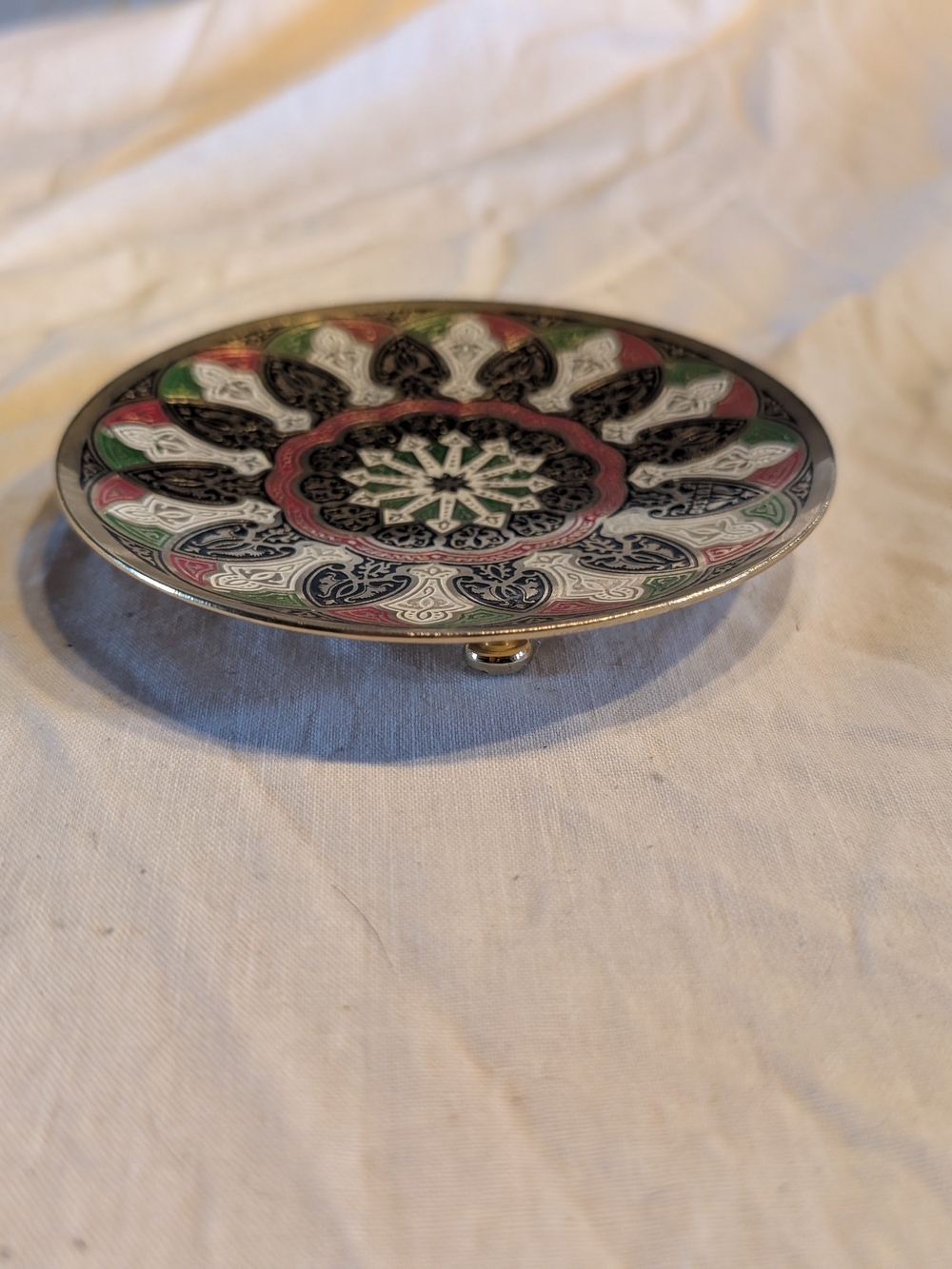 2/20$ Vintage Enamel Trinket Dish in Green, Red, Black